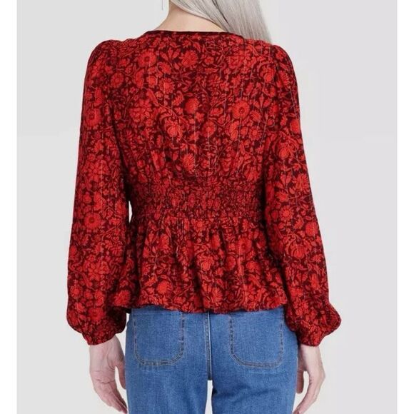 Knox Rose NWT red smocked back floral blouse size M - Picture 2 of 11